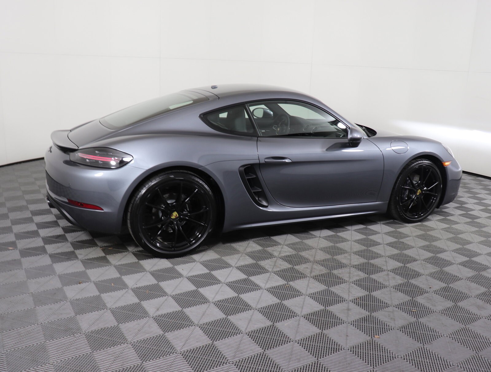 2025 Porsche Cayman Base S photo 4