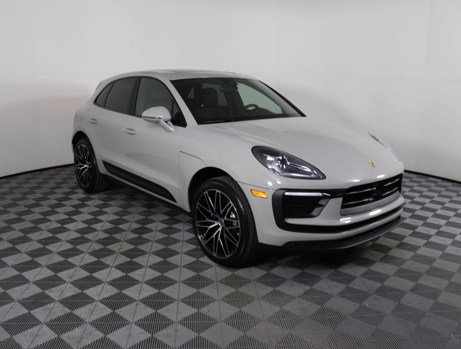 Used 2024 Porsche Macan Base with VIN WP1AA2A58RLB11509 for sale in Brentwood, TN