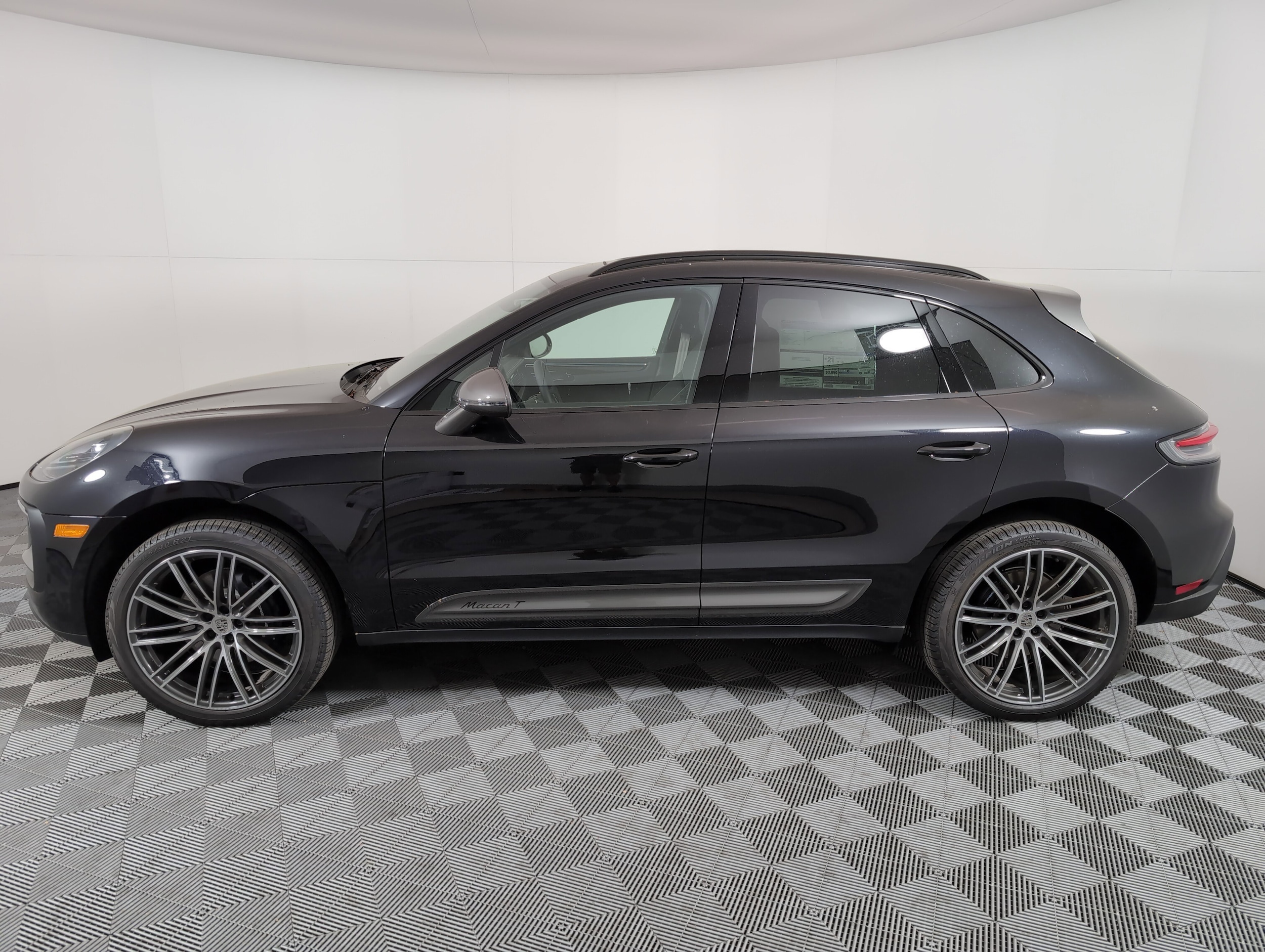Used 2025 Porsche Macan T with VIN WP1AA2A54SLB08371 for sale in Brentwood, TN