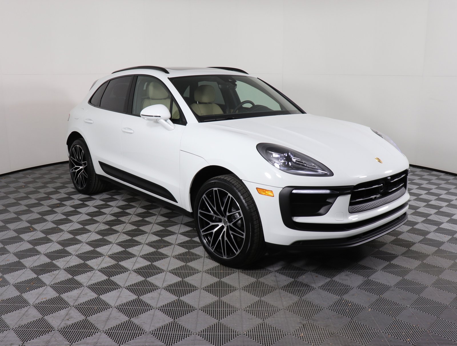 Used 2024 Porsche Macan Base with VIN WP1AA2A58RLB07301 for sale in Brentwood, TN