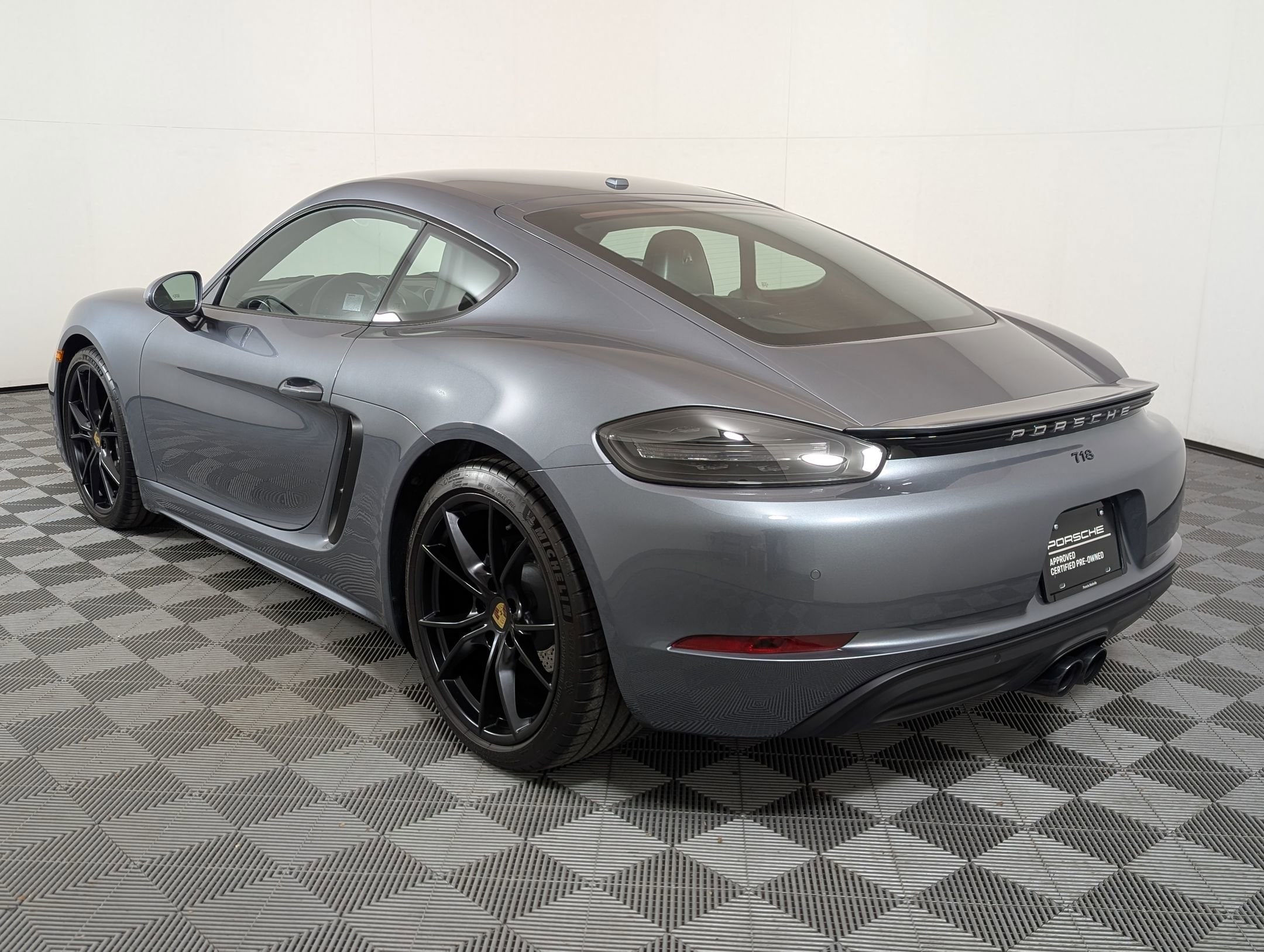 718 Cayman Coupe