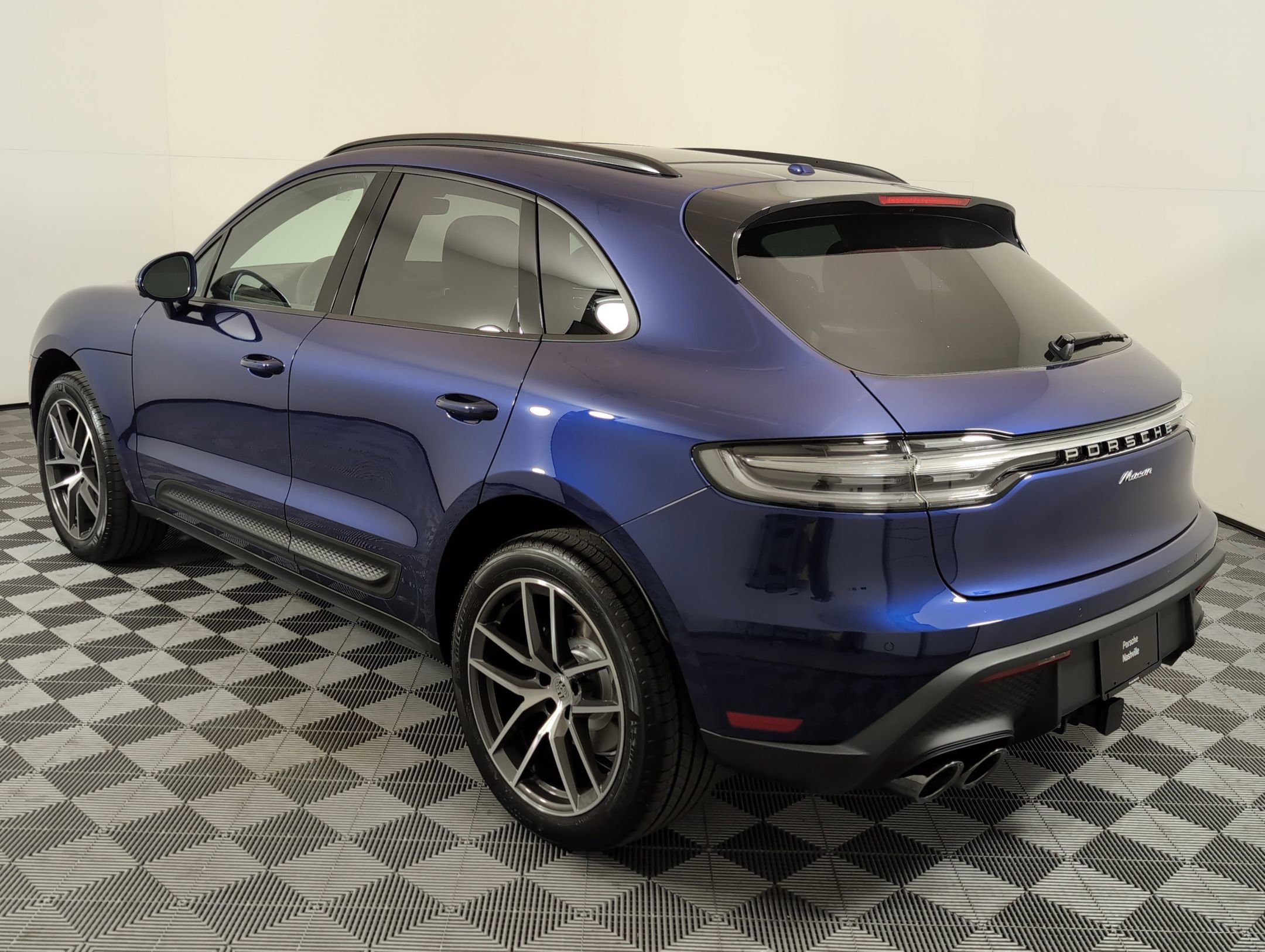 2025 Porsche Macan T photo 3