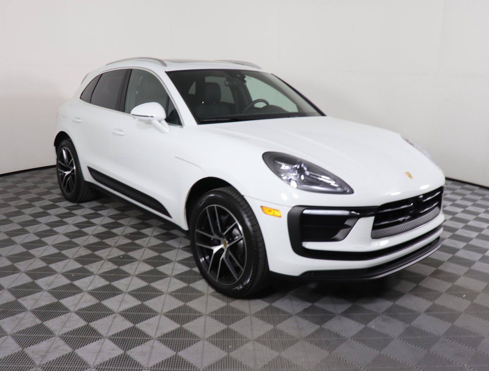 Used 2024 Porsche Macan Base with VIN WP1AA2A55RLB14514 for sale in Brentwood, TN