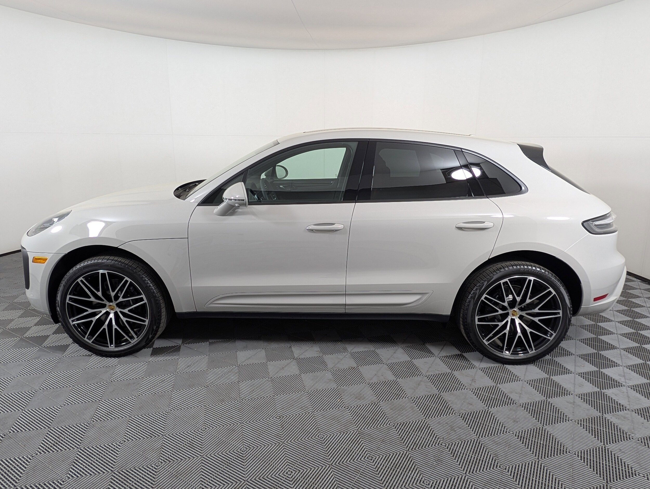 Used 2025 Porsche Macan Base with VIN WP1AA2A57SLB09515 for sale in Brentwood, TN
