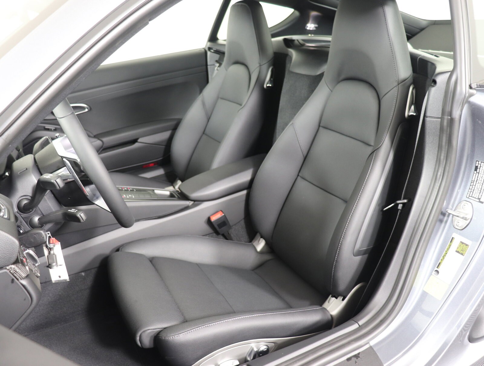 2025 Porsche Cayman Base S photo 4