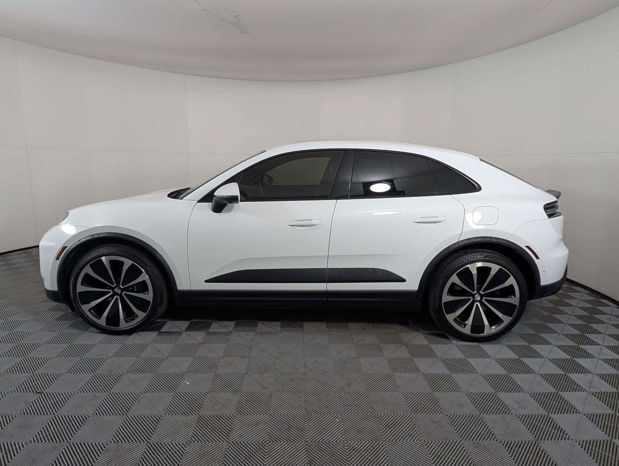 Certified 2024 Porsche Macan Base with VIN WP1AA2XAXRL002342 for sale in Brentwood, TN