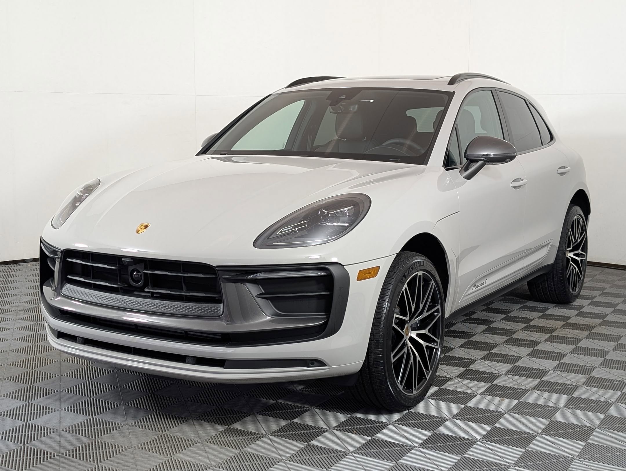 2026 Porsche Macan T SUV 2026 Porsche Macan T SUV