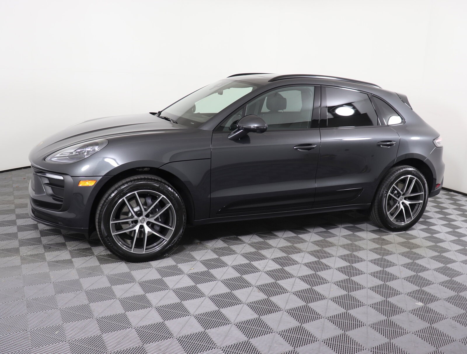 Used 2025 Porsche Macan Base with VIN WP1AA2A59SLB02954 for sale in Brentwood, TN
