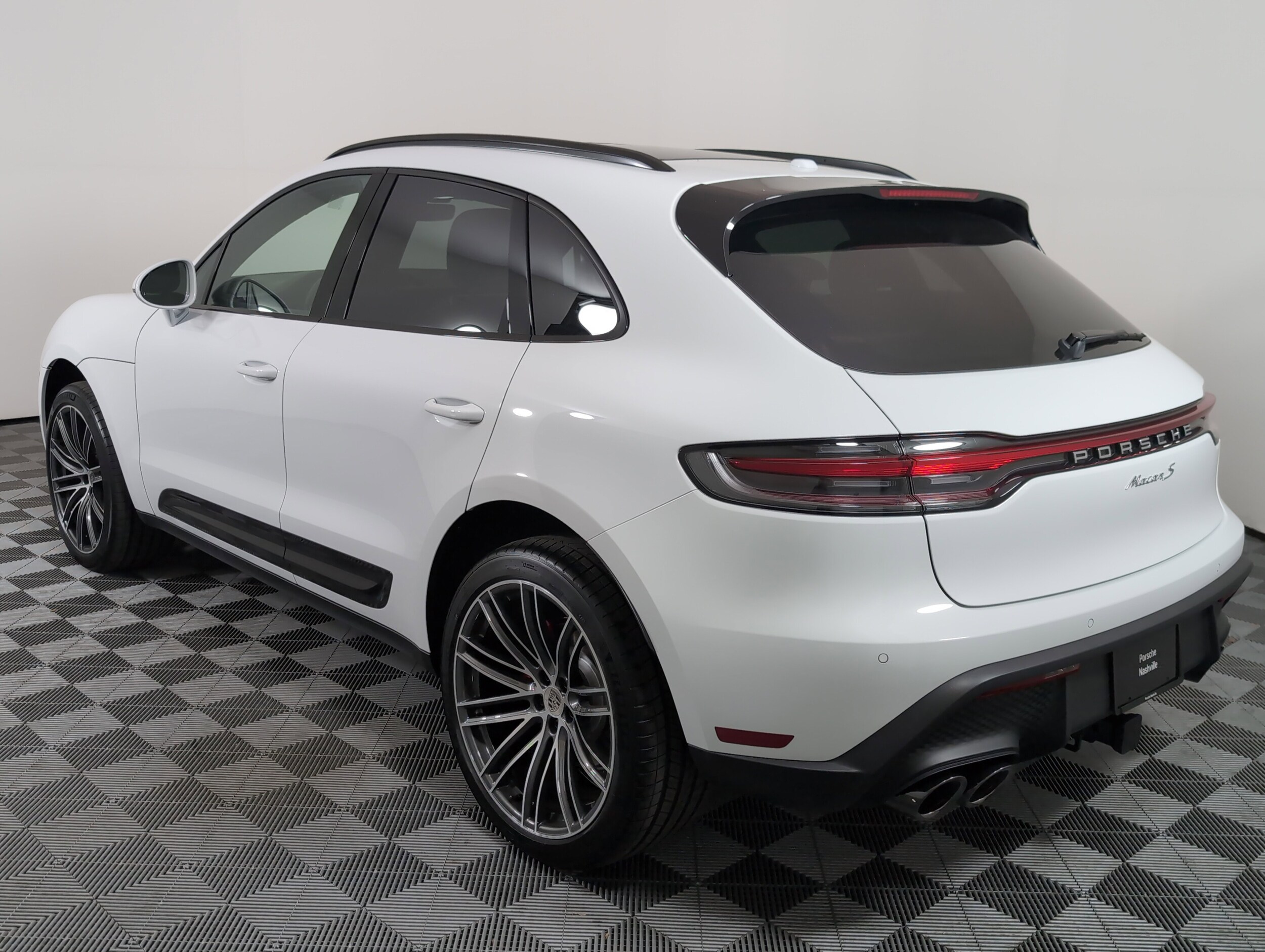 2026 Porsche Macan S photo 3