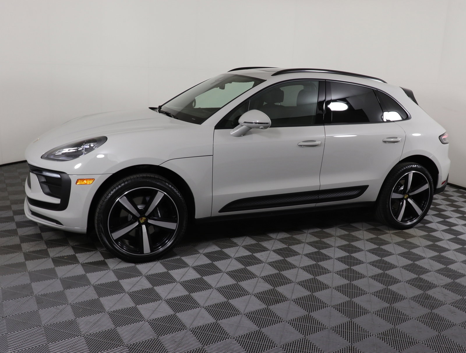 Used 2025 Porsche Macan Base with VIN WP1AA2A51SLB01510 for sale in Brentwood, TN