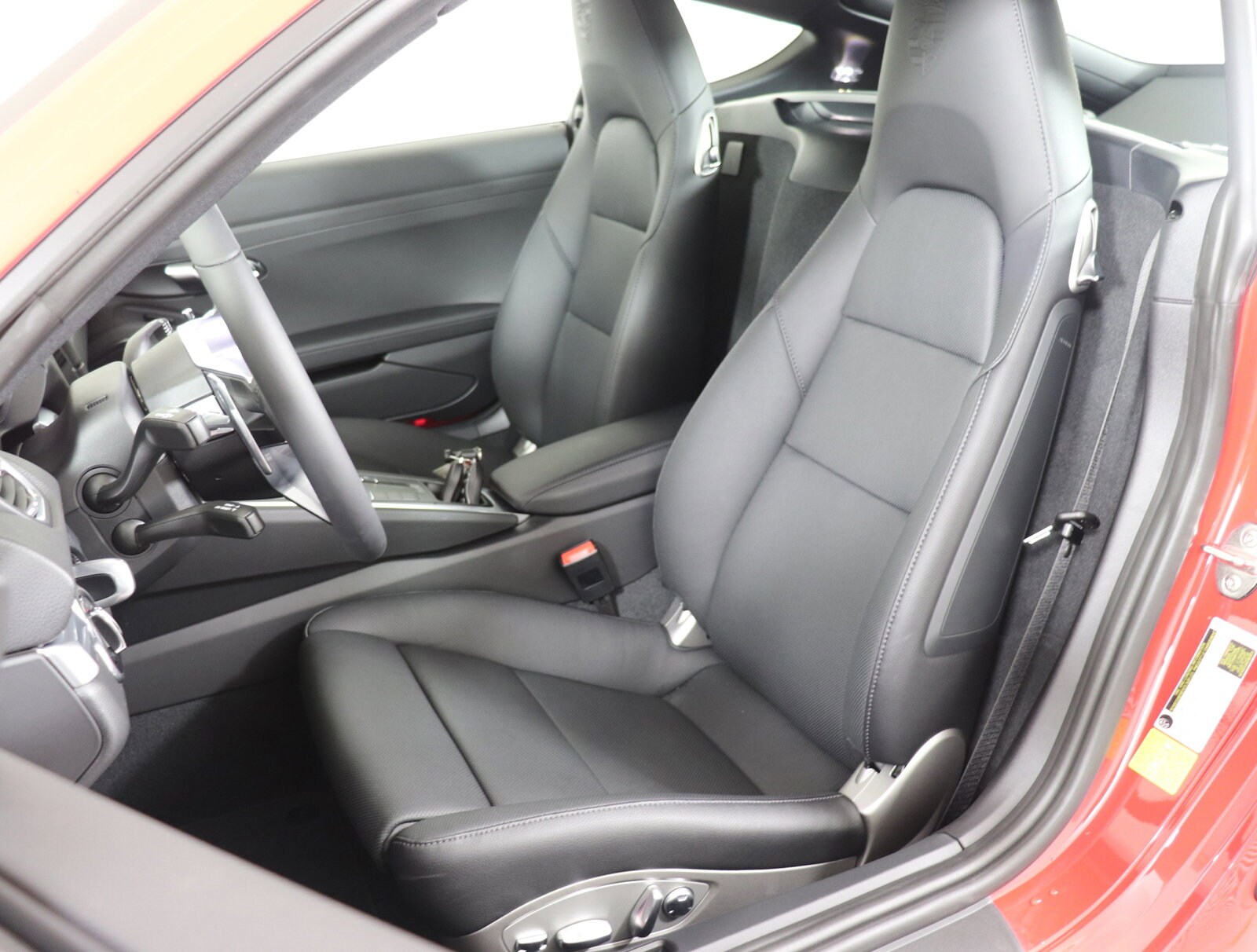 2025 Porsche Cayman Base S photo 4