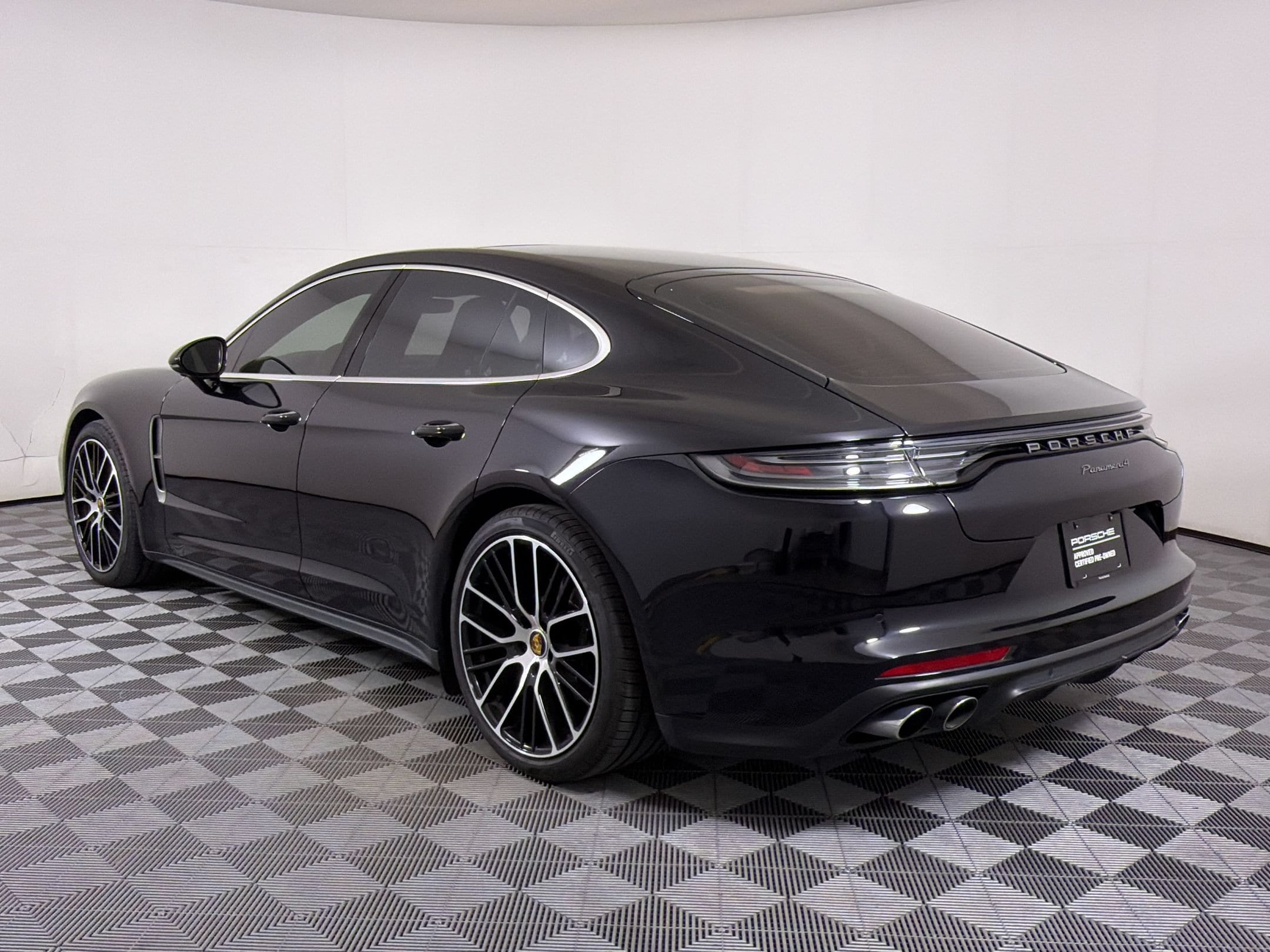 Panamera 4 Platinum Edition Hatchback