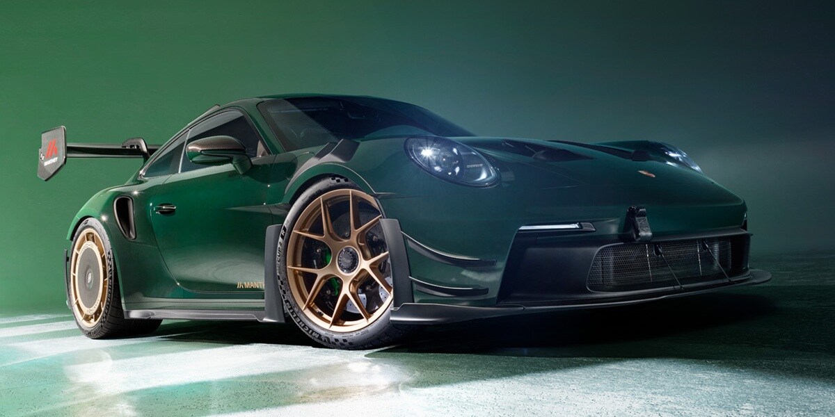 911 GT3 RS Manthey Performance Kit Green 911 GT3 RS (992.1) Manthey Performance Kit Model parked in a space