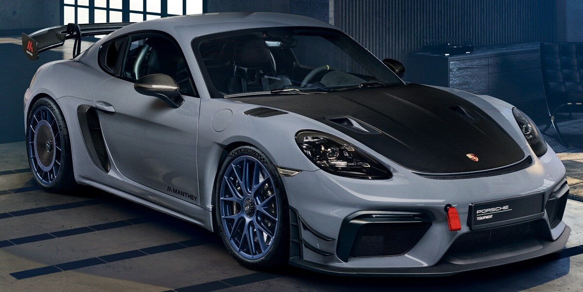 718 Cayman GT4 RS Manthey Performance Kit Grey 718 Cayman GT4 RS Manthey Performance Kit Model parked in a garage