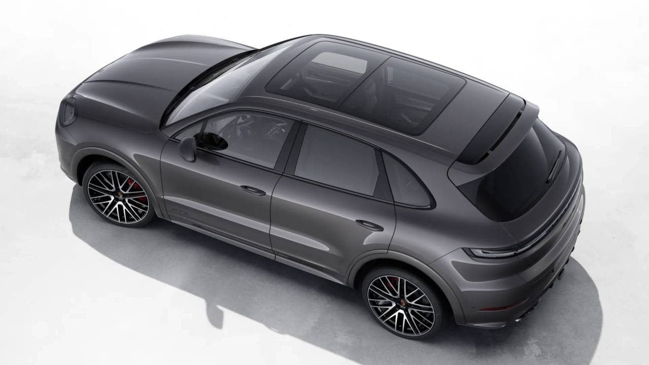 2026 Porsche Cayenne GTS photo 4