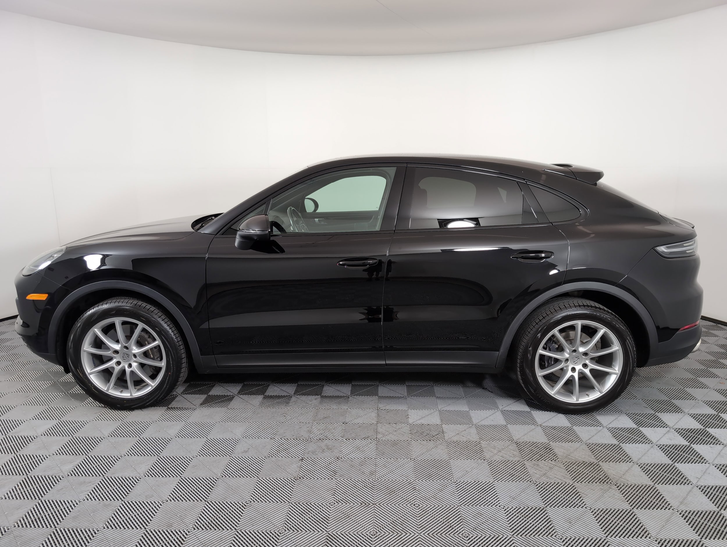 Certified 2022 Porsche Cayenne Coup Base with VIN WP1BA2AY4NDA47696 for sale in Brentwood, TN