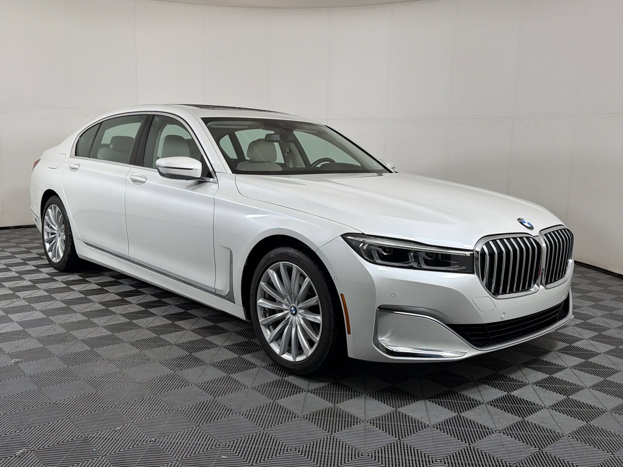 2020 BMW 7 Series 740i Sedan