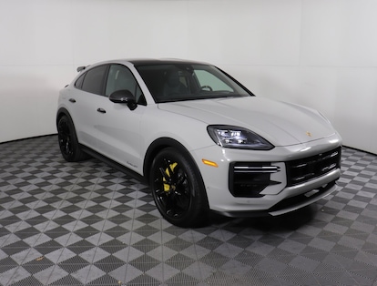 2024 Porsche Cayenne Interior: Features, Specs, and Colors