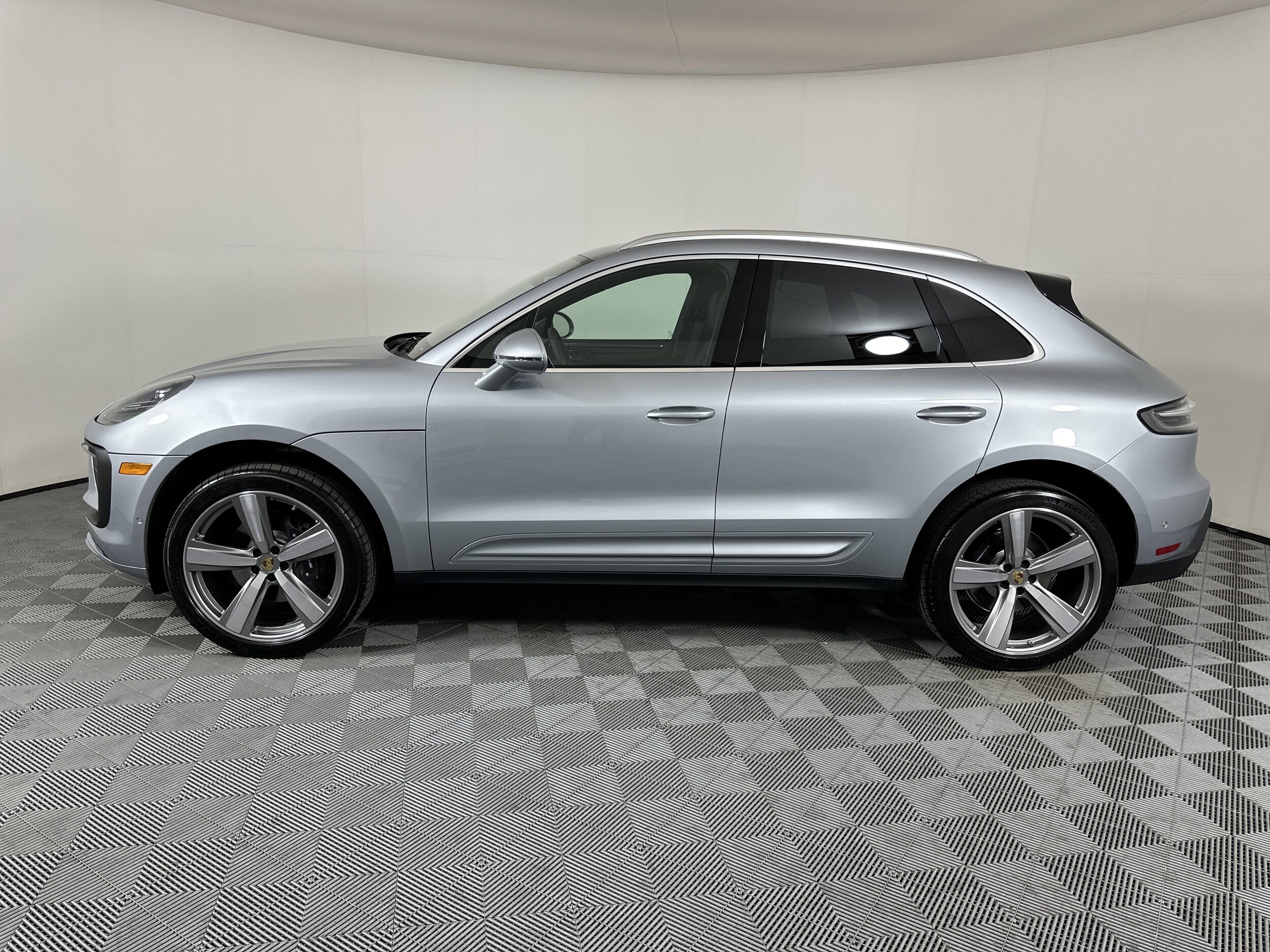 Used 2025 Porsche Macan Base with VIN WP1AA2A56SLB08629 for sale in Brentwood, TN