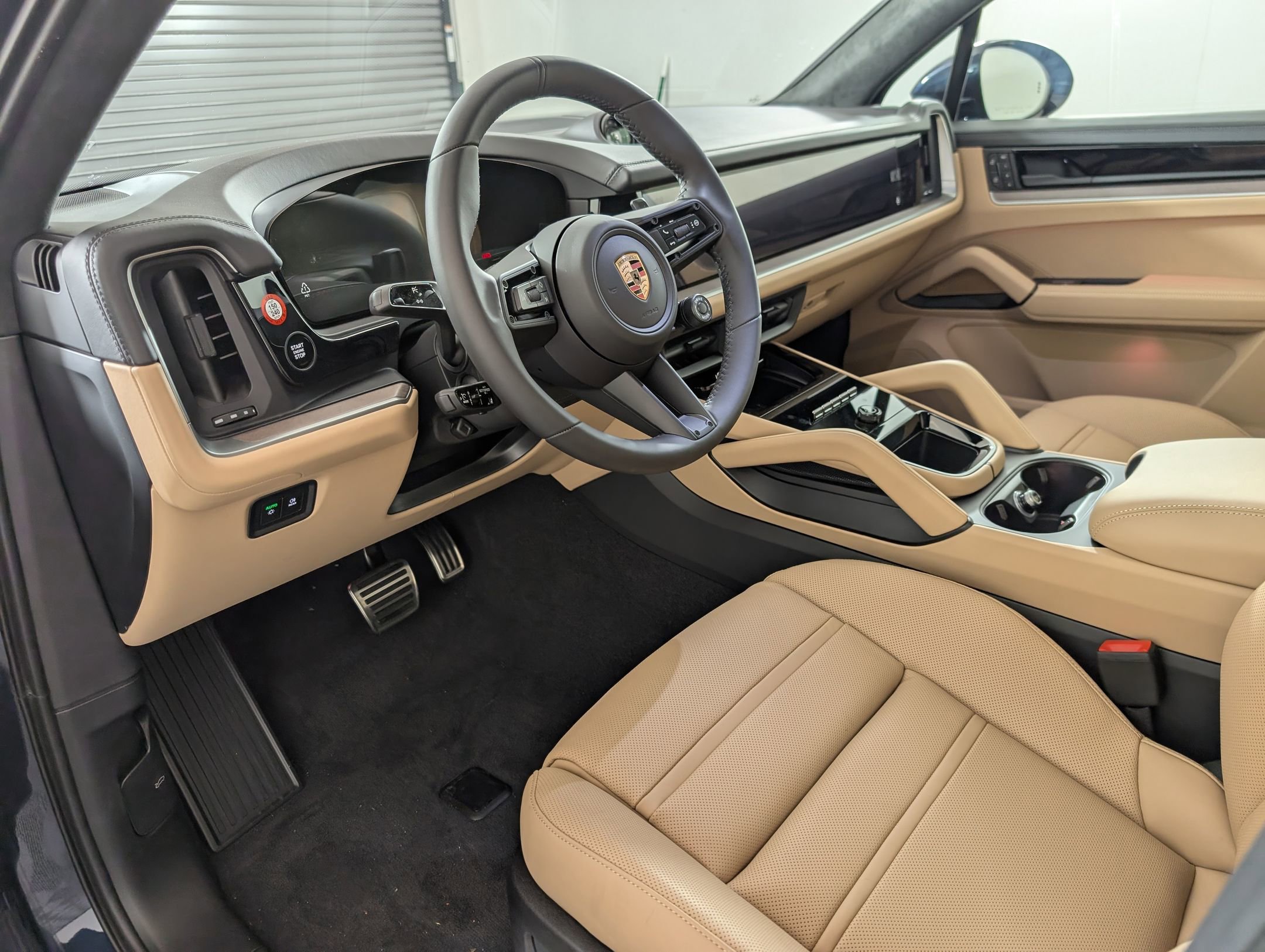 2026 Porsche Cayenne GTS photo 4
