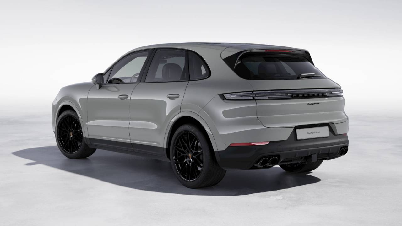 2026 Porsche Cayenne photo 2