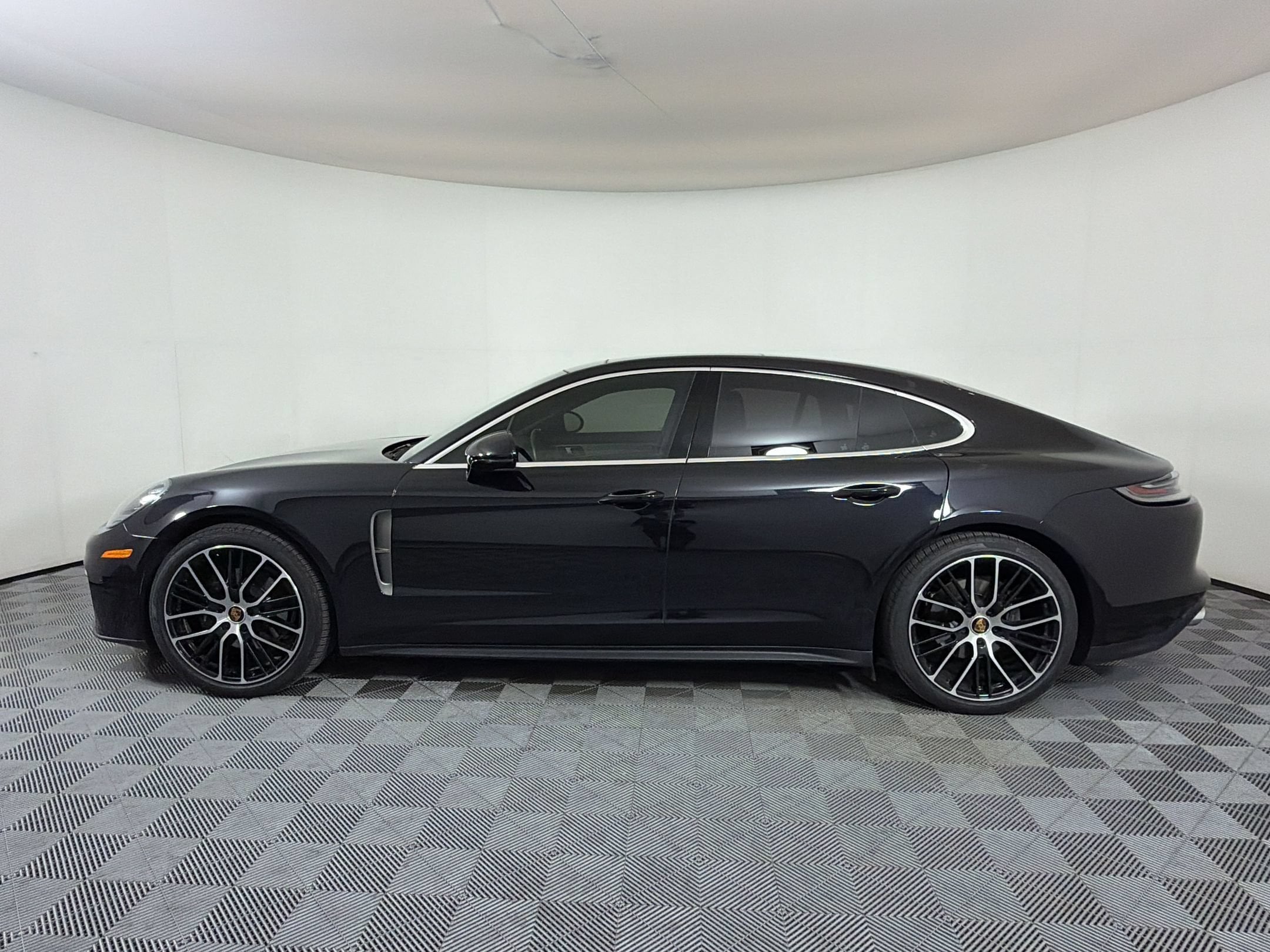 Panamera 4 Platinum Edition Hatchback