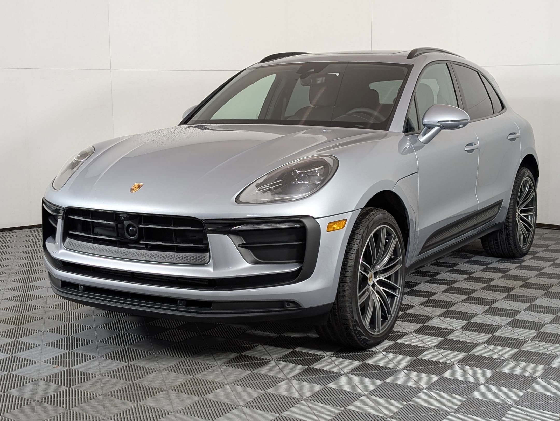 2026 Porsche Macan Base