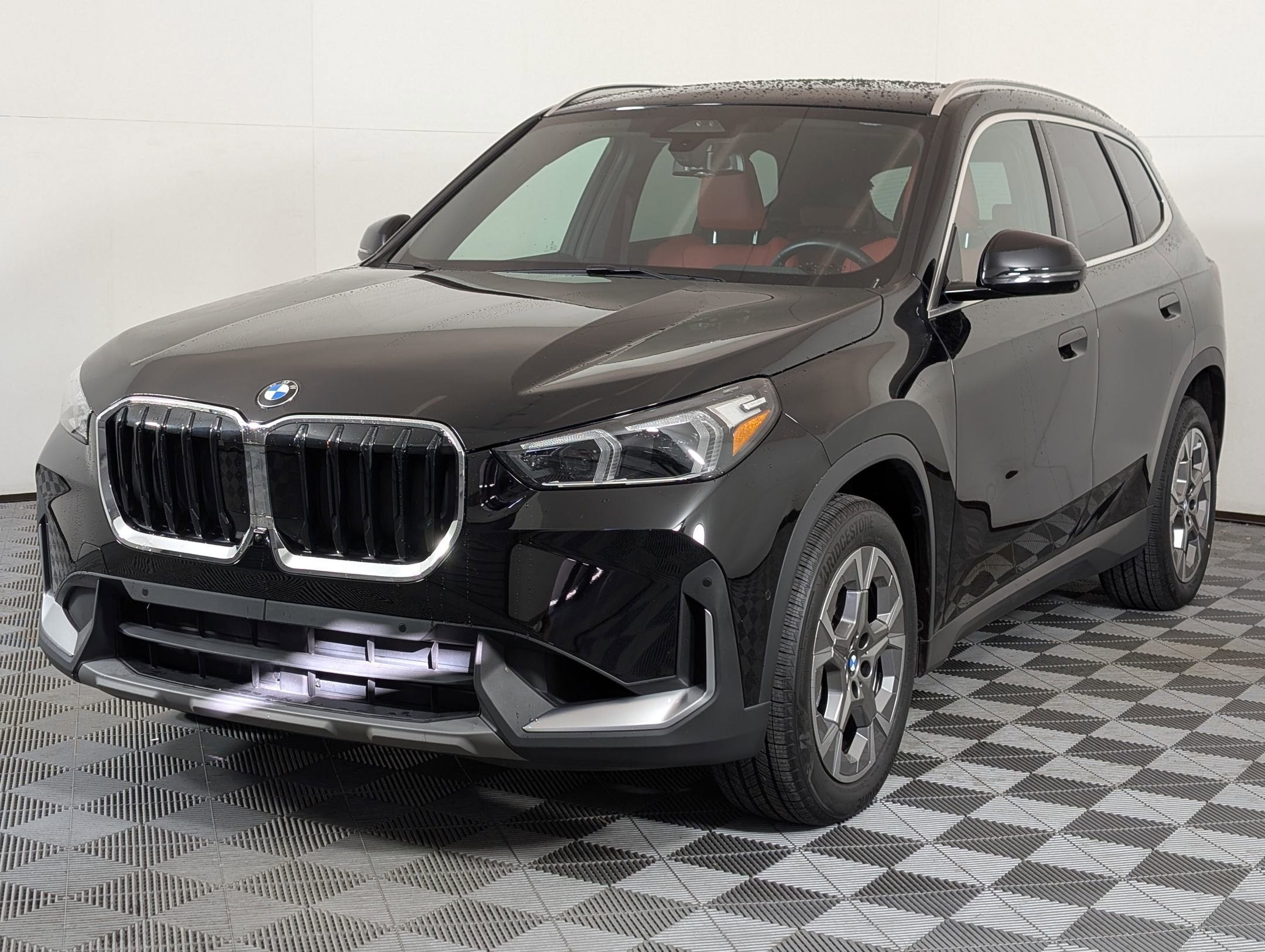 2023 BMW X1 28i's photo