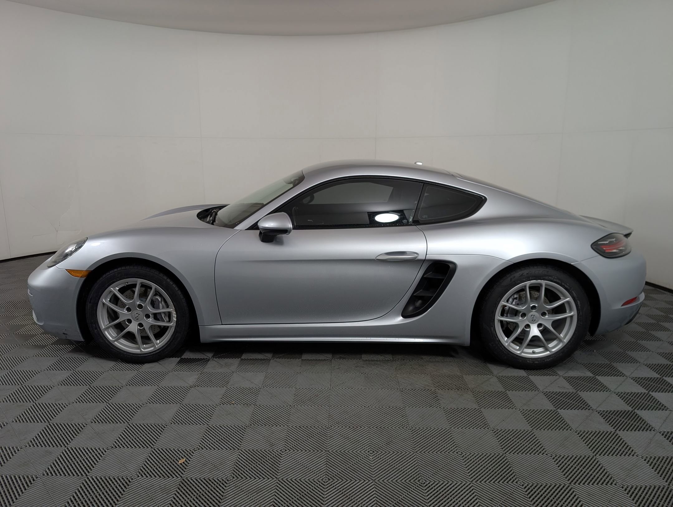 718 Cayman Coupe