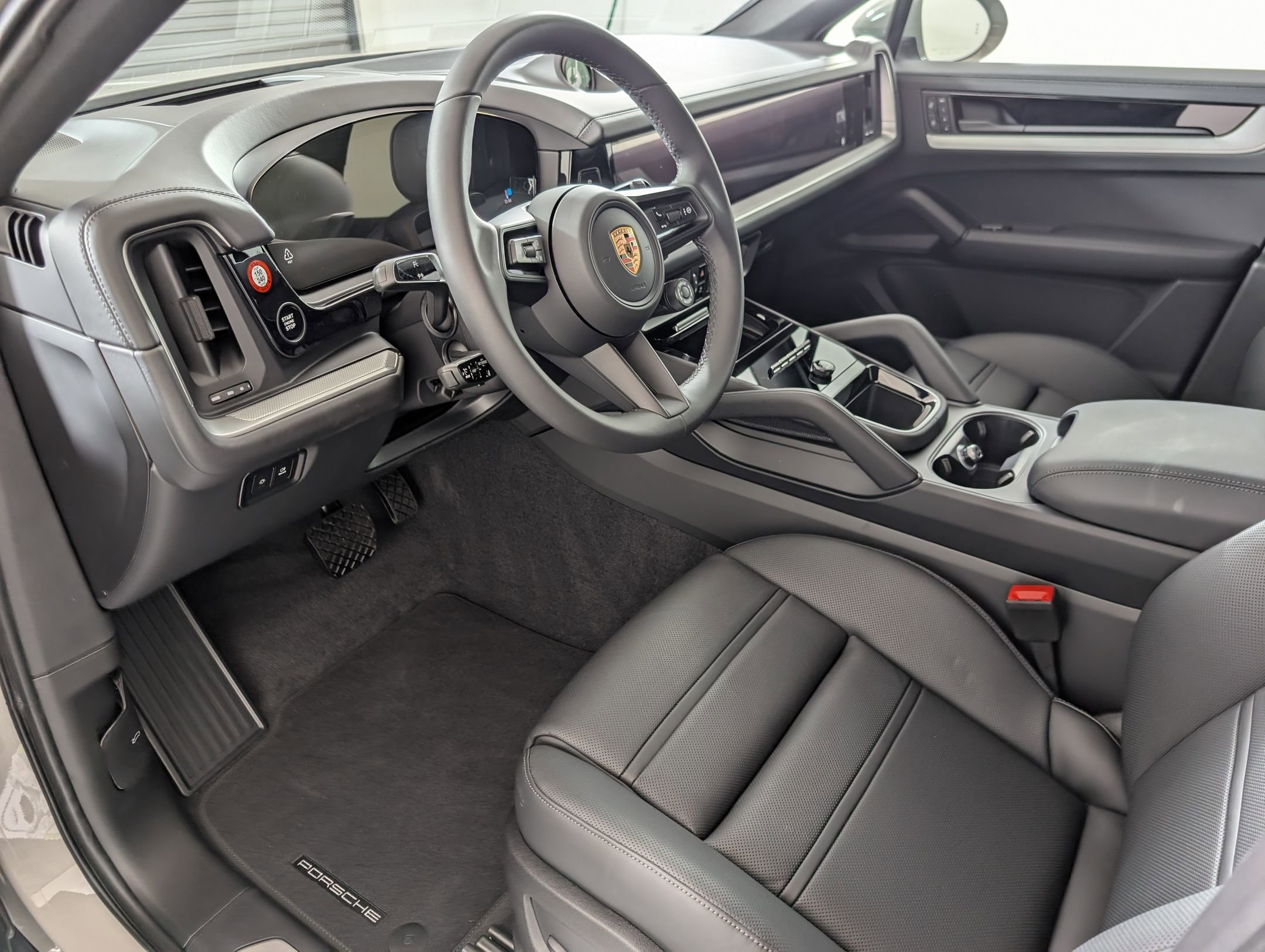 2026 Porsche Cayenne E-Hybrid Coupe photo 4