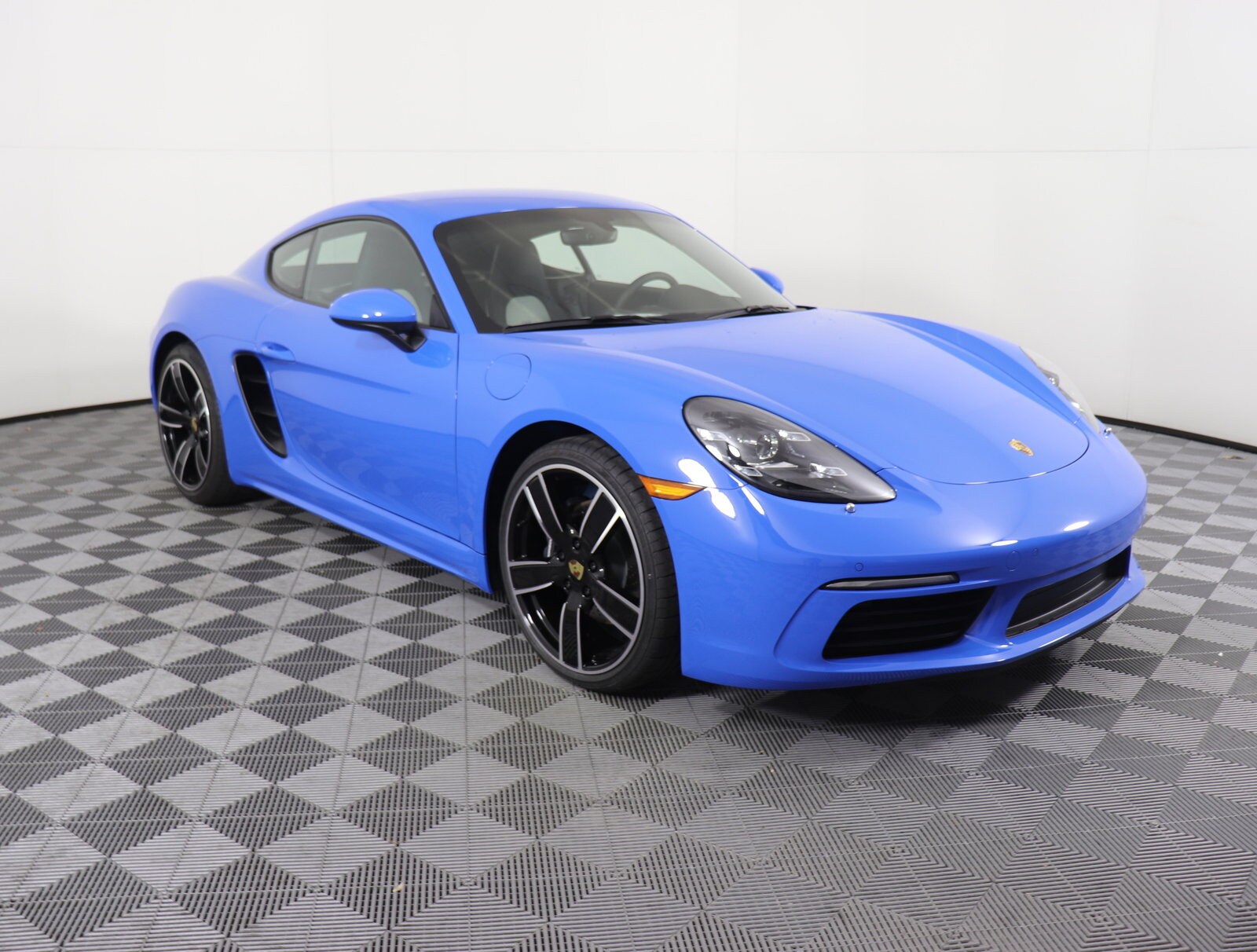 2025 Porsche Cayman Base S photo 3