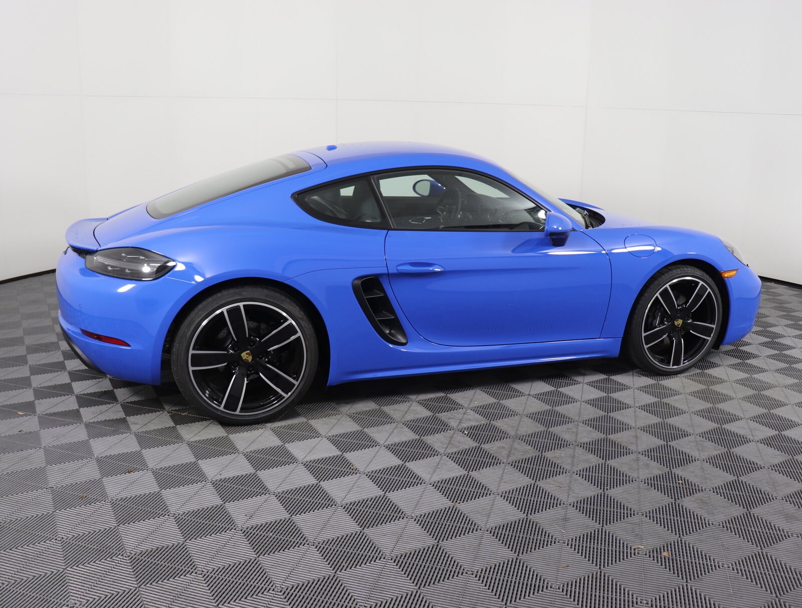 2025 Porsche Cayman Base S photo 4