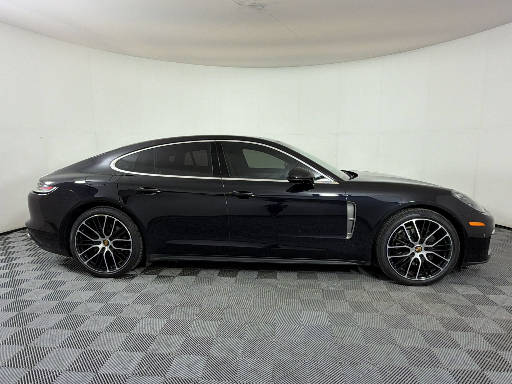 Panamera 4 Platinum Edition Hatchback