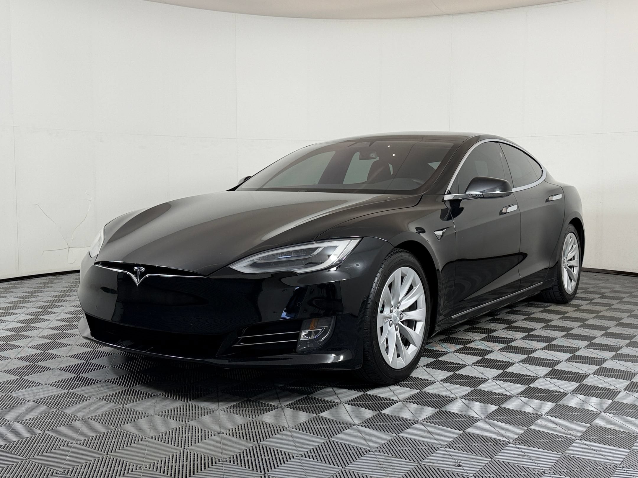 2018 Tesla Model S 75D Hatchback