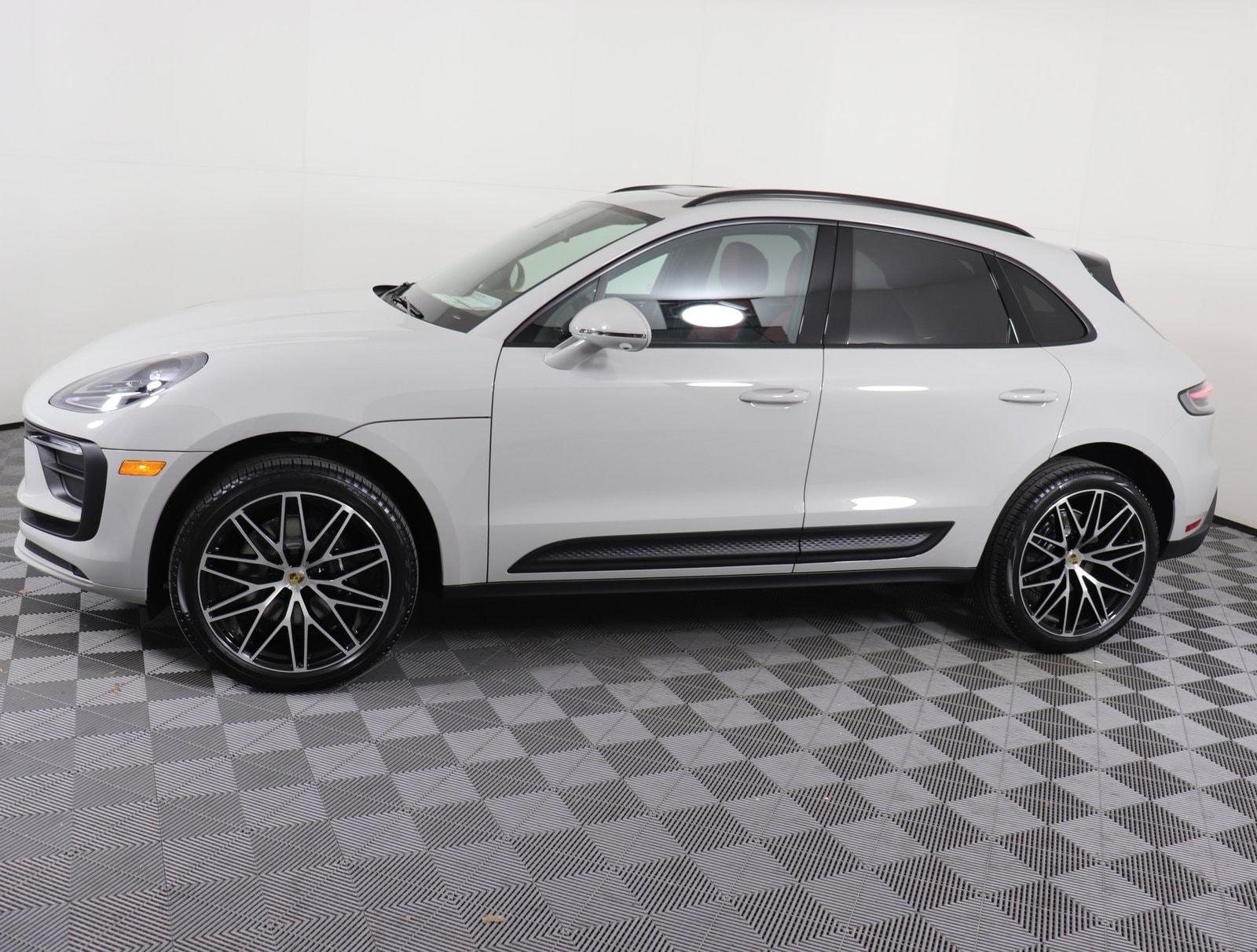 Used 2025 Porsche Macan Base with VIN WP1AA2A51SLB07839 for sale in Brentwood, TN
