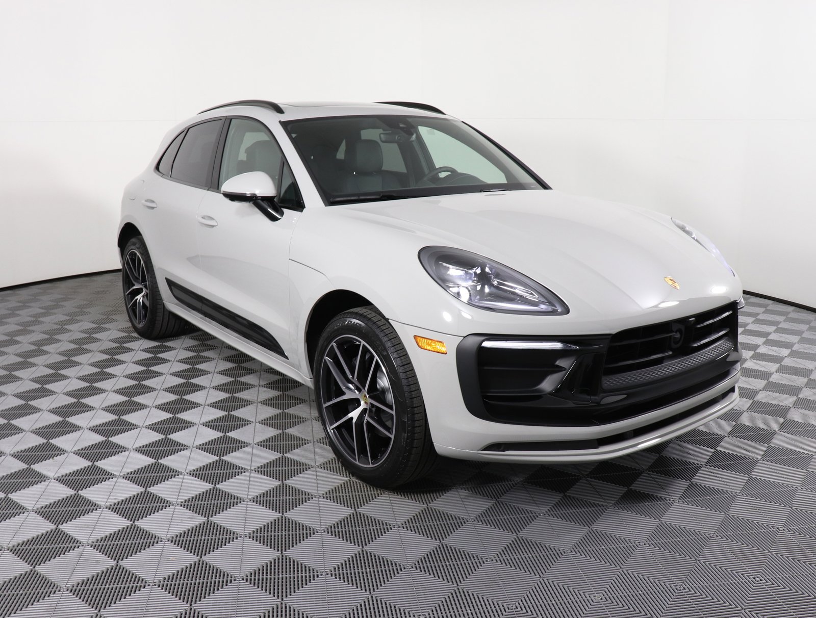 Used 2024 Porsche Macan Base with VIN WP1AA2A53RLB04189 for sale in Brentwood, TN