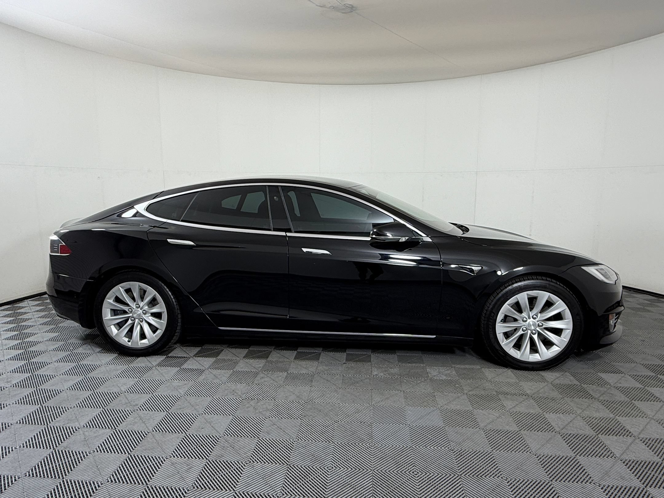 2018 Tesla Model S 75D Hatchback