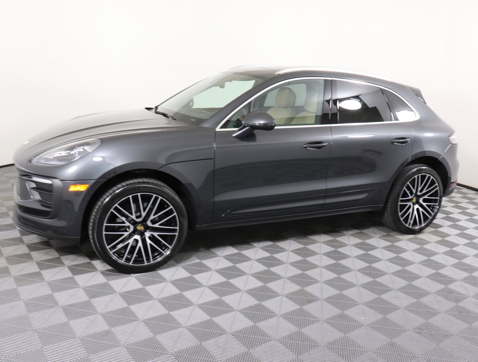 Used 2025 Porsche Macan Base with VIN WP1AA2A55SLB01087 for sale in Brentwood, TN