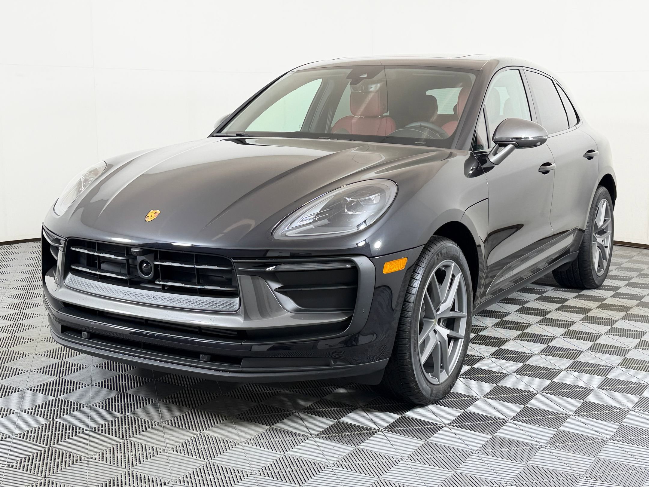 2026 Porsche Macan T SUV 2026 Porsche Macan T SUV