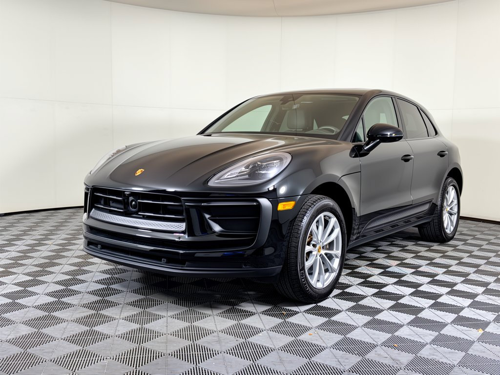 2025 Porsche Macan Macan () SUV