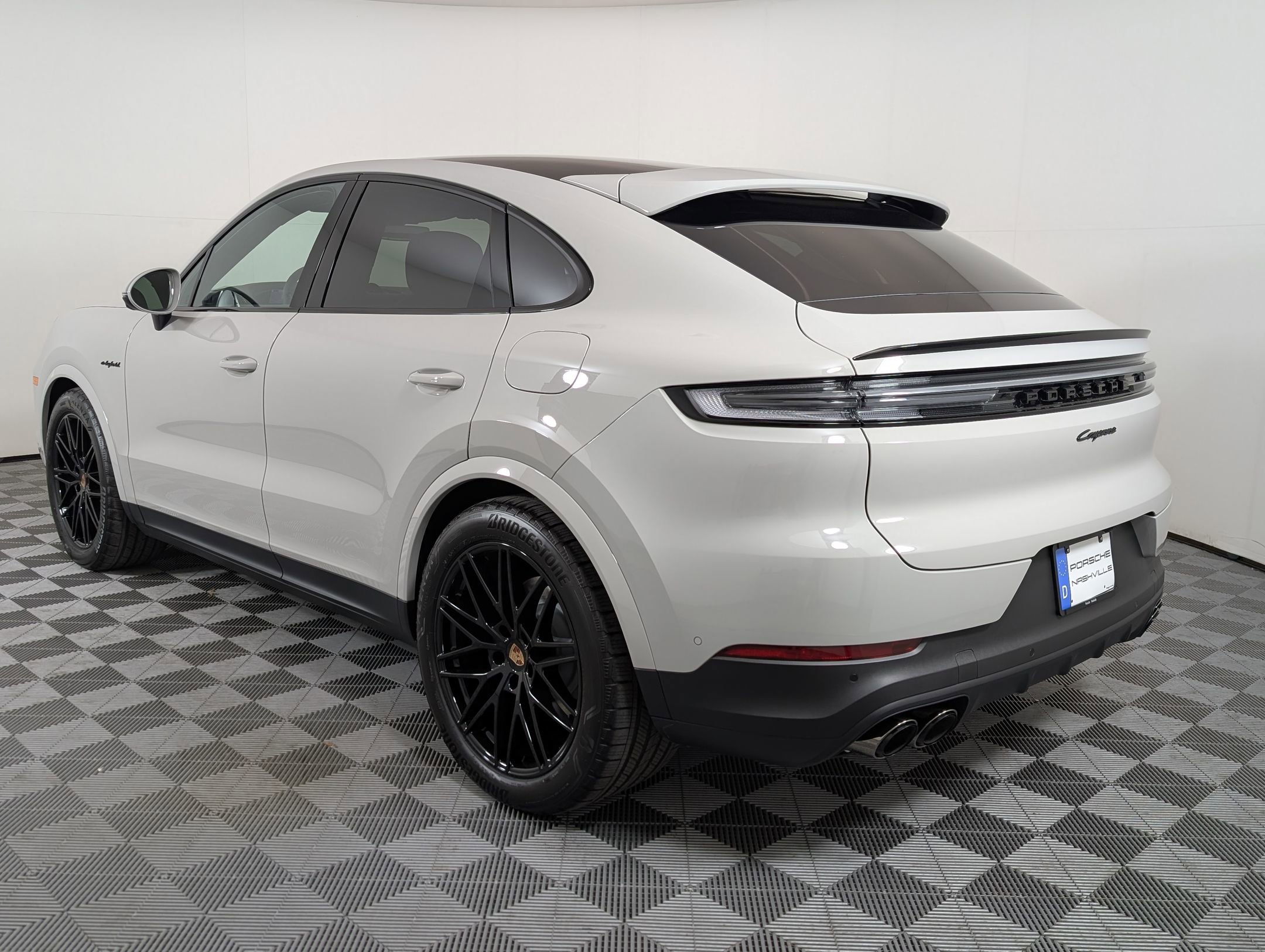 2026 Porsche Cayenne E-Hybrid Coupe photo 3