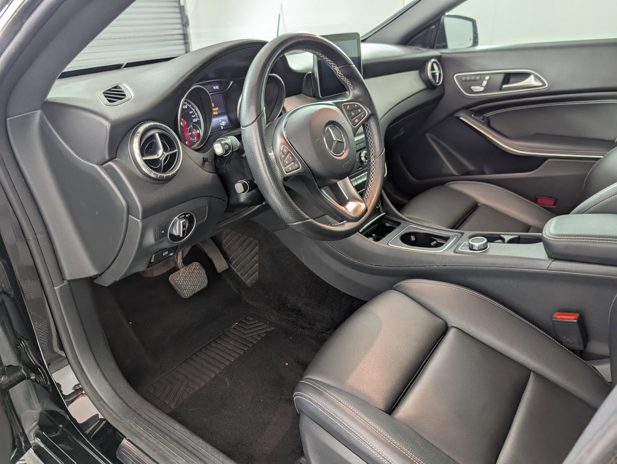 2018 Mercedes Benz CLA 250 photo 4