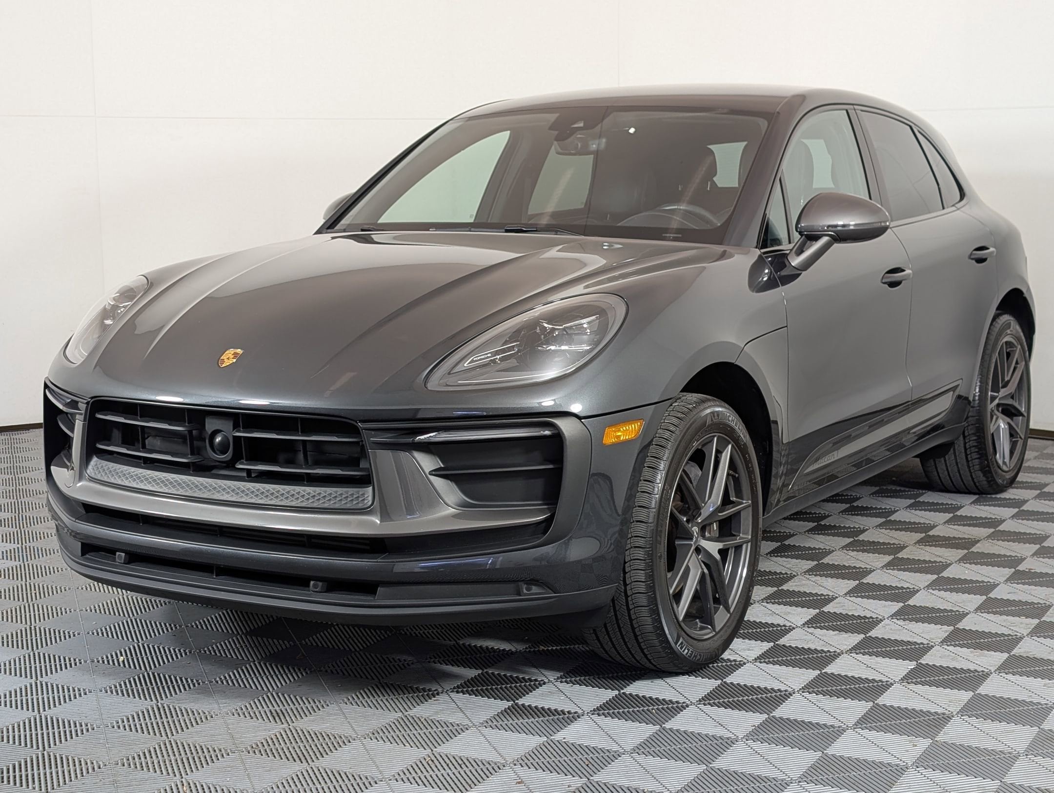 2023 Porsche Macan T
