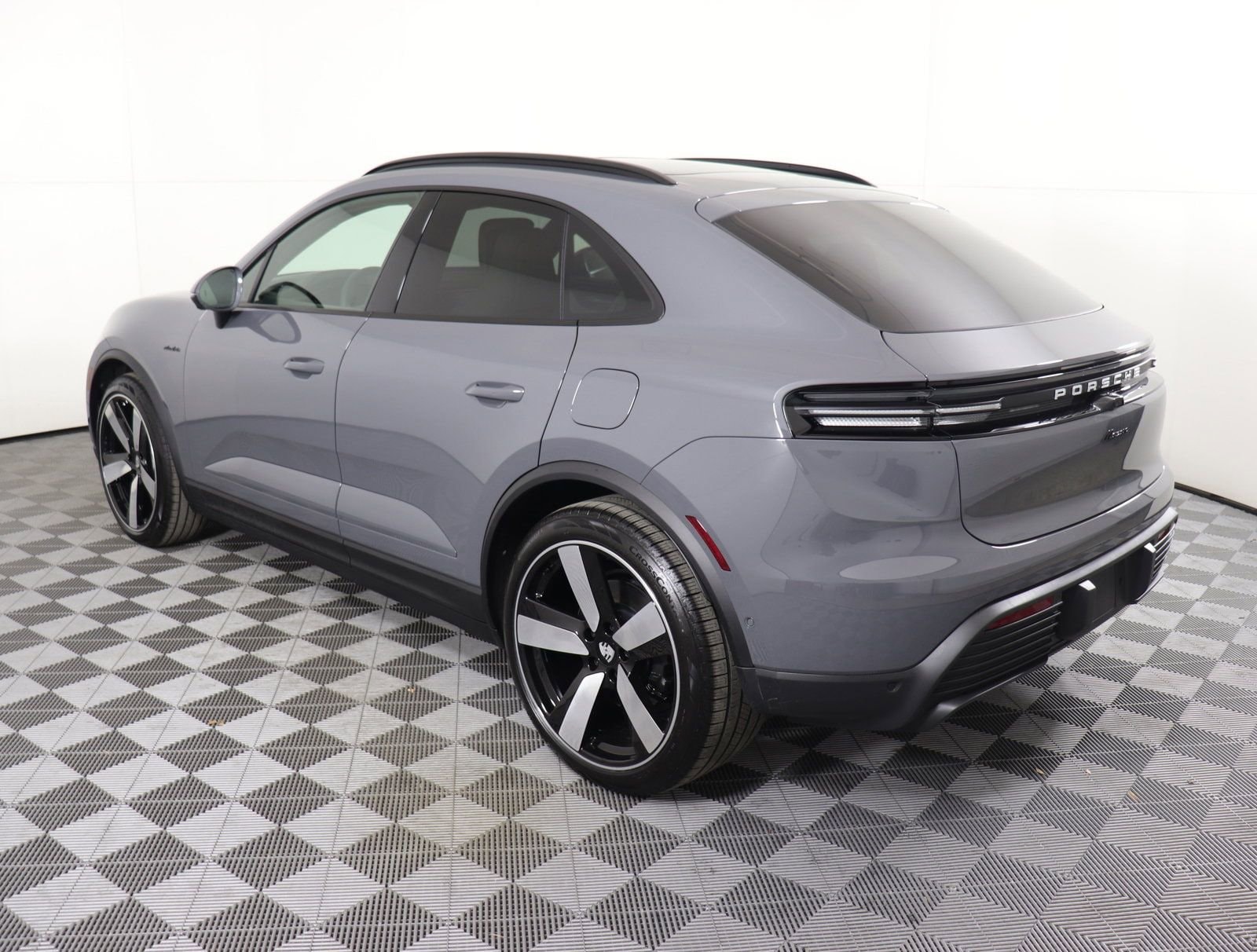 Used 2025 Porsche Macan Base with VIN WP1AD2XA7SL075665 for sale in Brentwood, TN