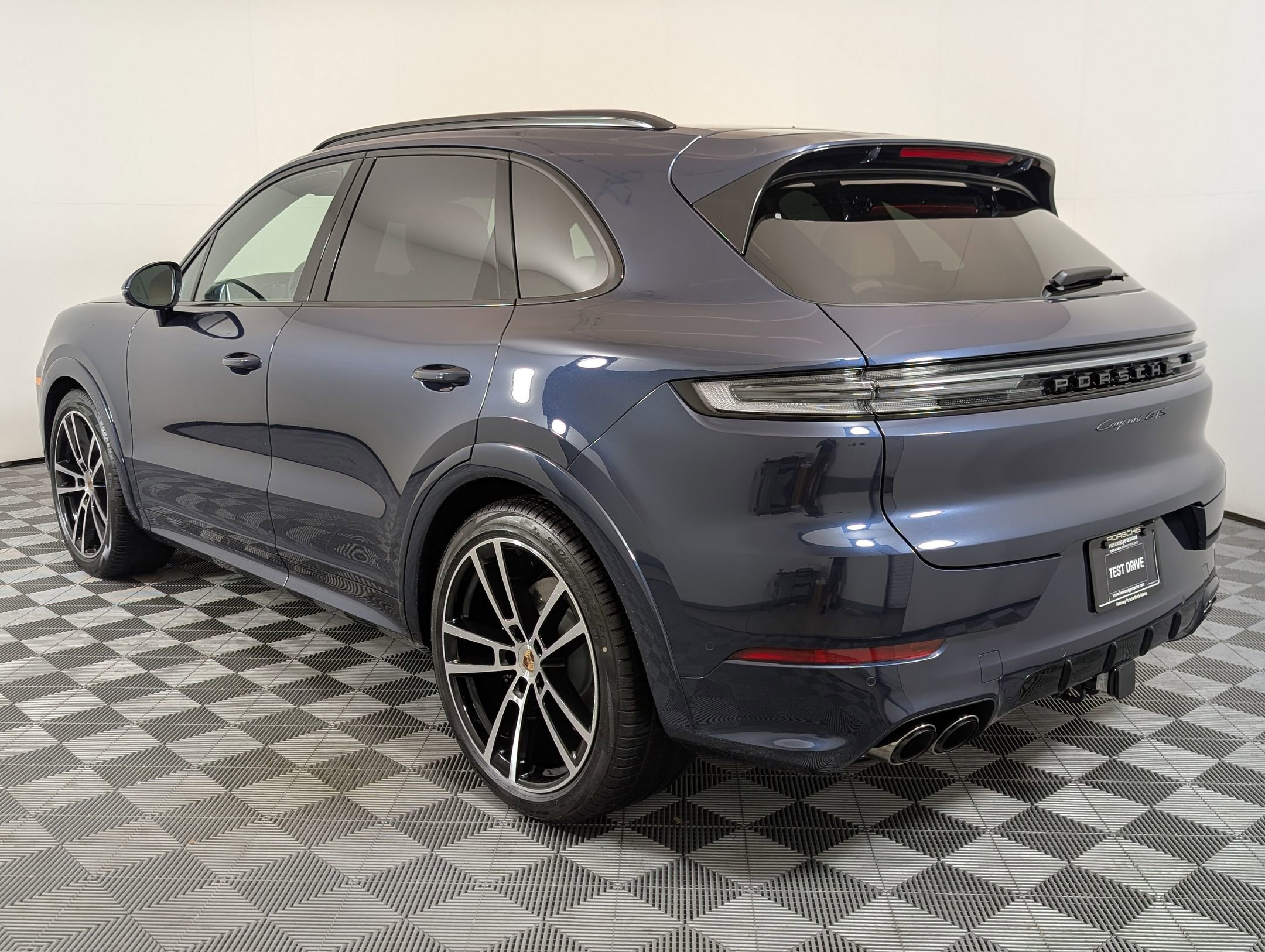 2026 Porsche Cayenne GTS photo 3