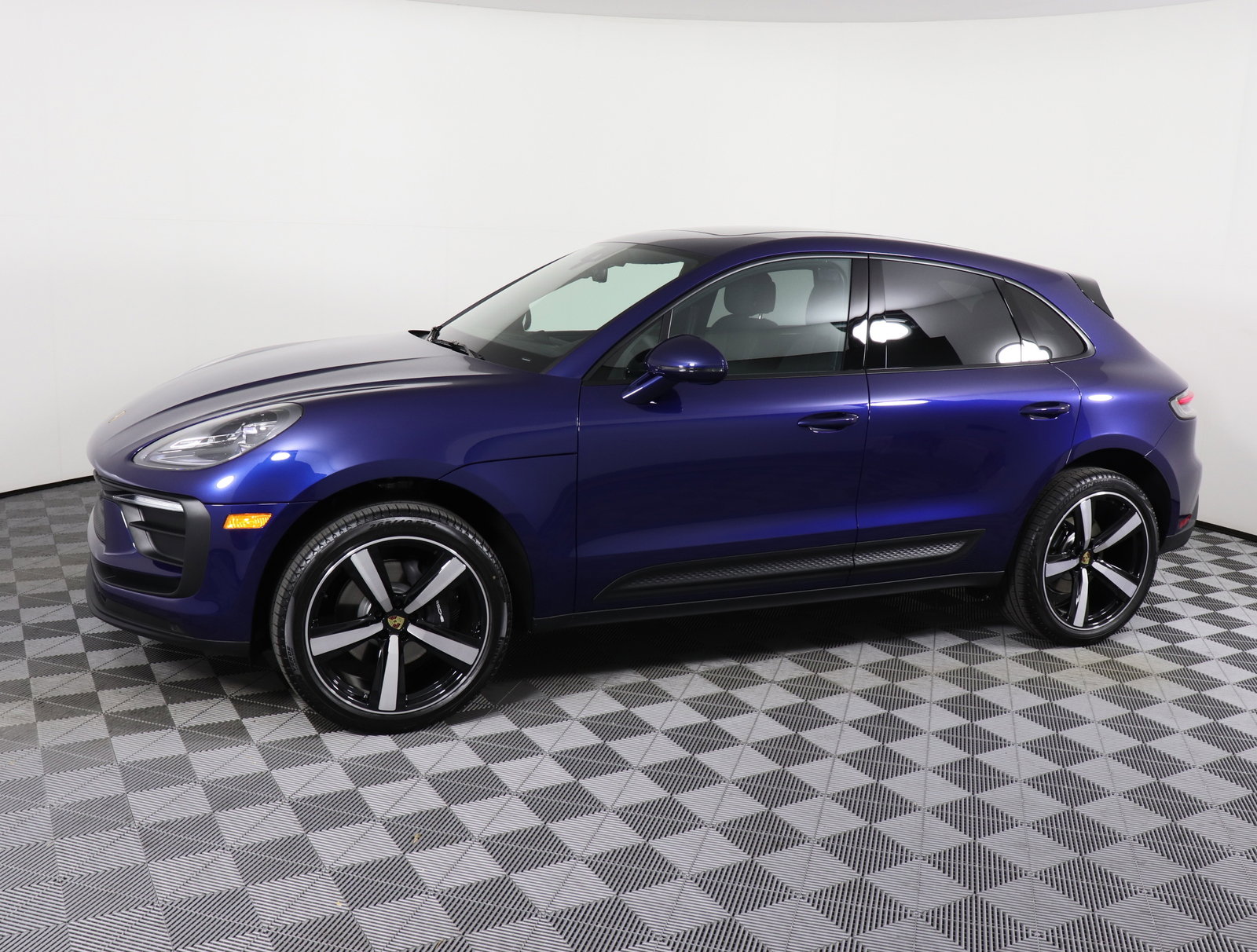 Used 2024 Porsche Macan T with VIN WP1AA2A58RLB20226 for sale in Brentwood, TN