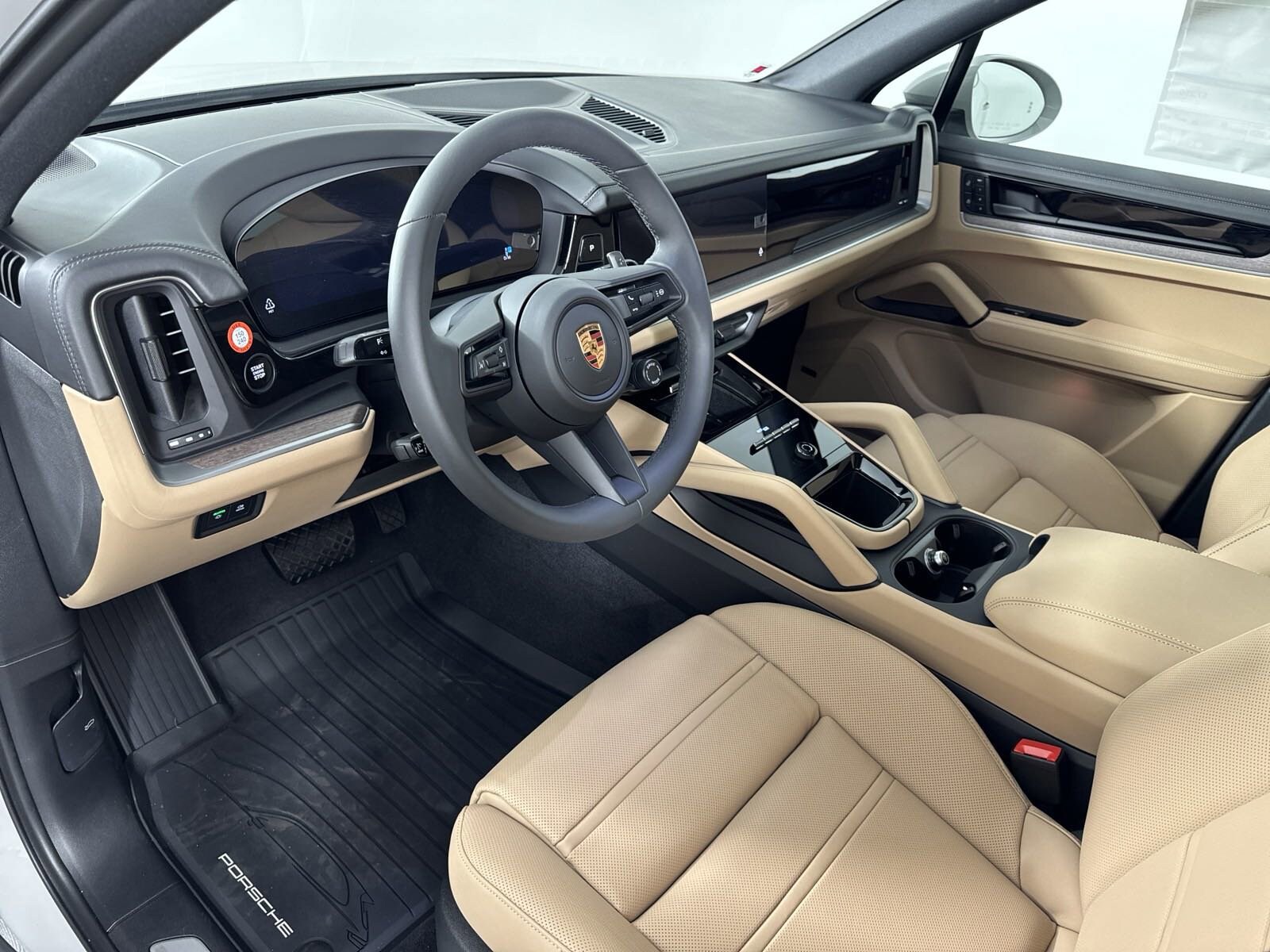 2025 Porsche Cayenne photo 4