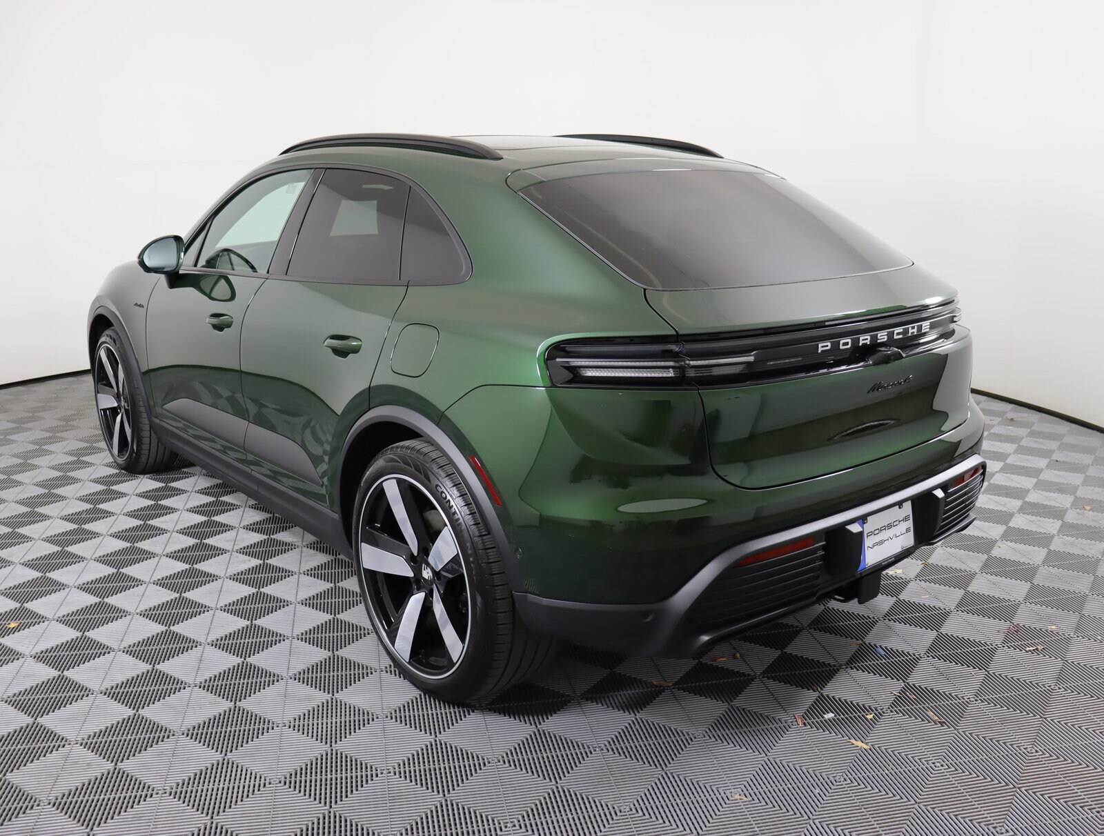 2024 Porsche Macan Electric 4 photo 3