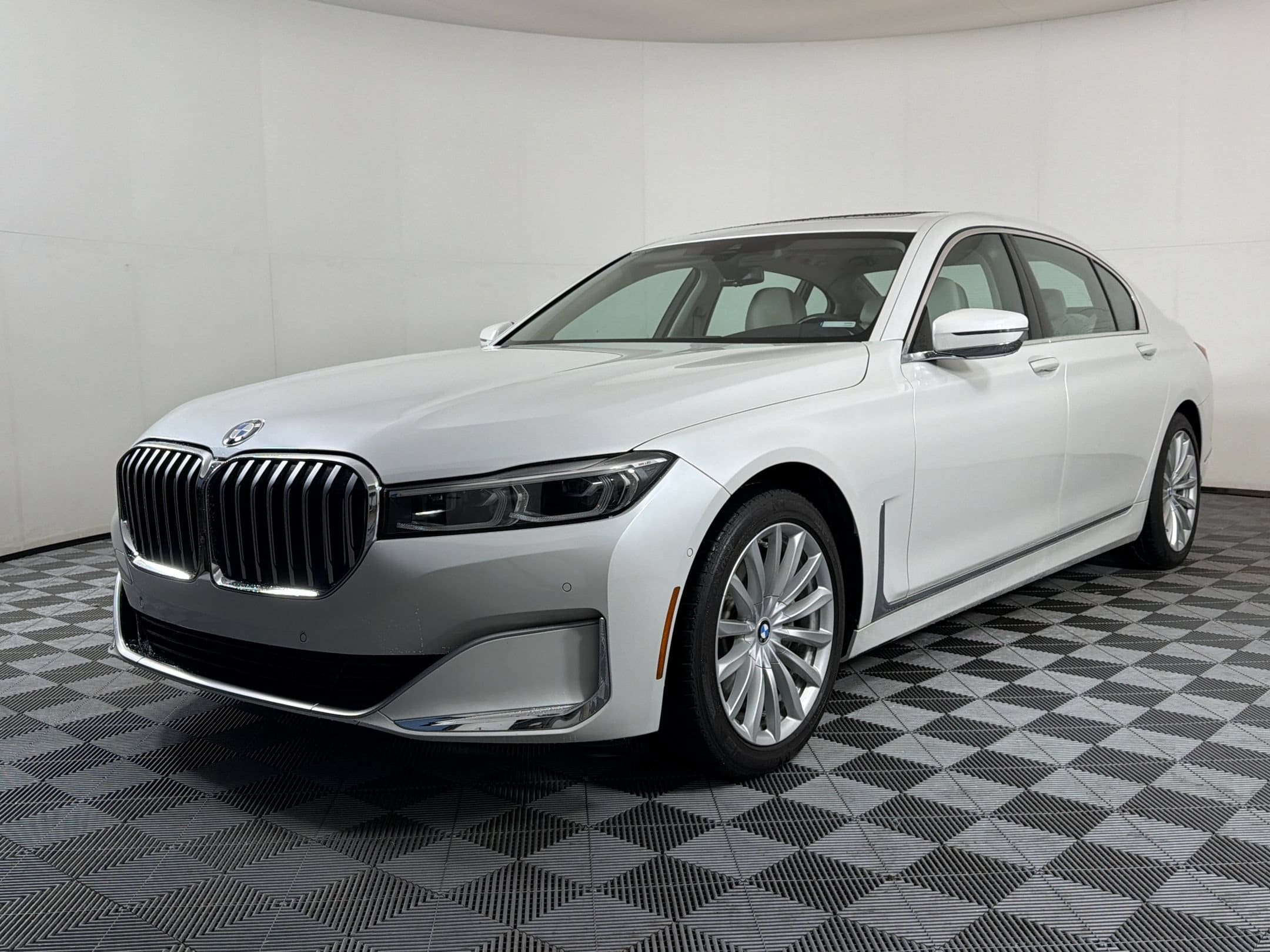 2020 BMW 7 Series 740i Sedan