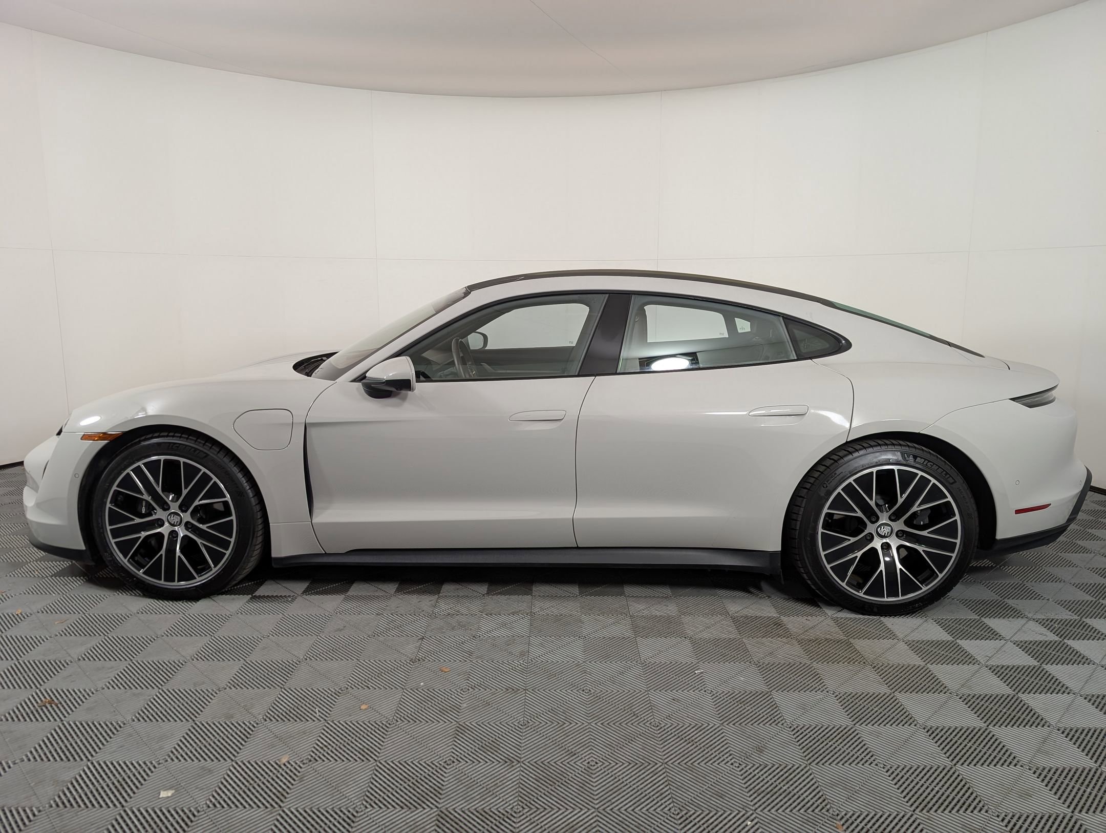 Certified 2022 Porsche Taycan Base with VIN WP0AA2Y12NSA11896 for sale in Brentwood, TN